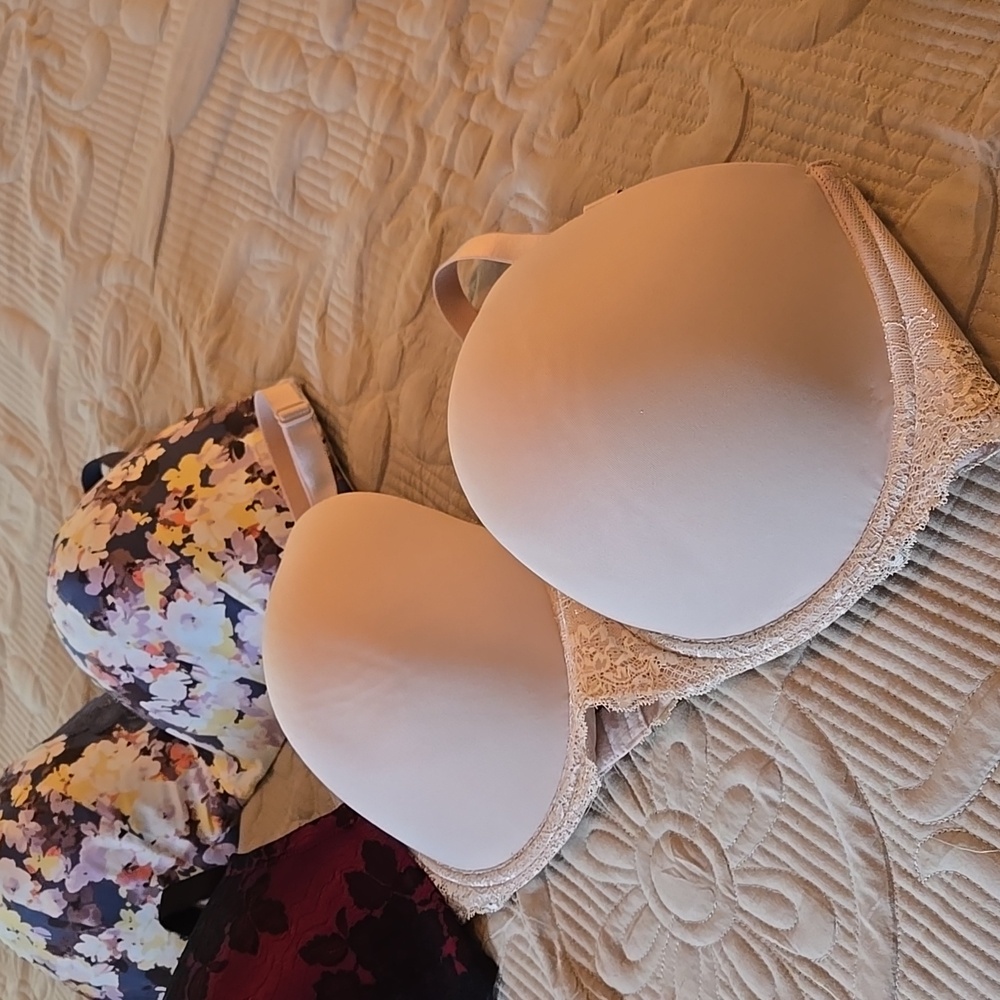 Torrid Bra Bundle - 44DDD!! - Picture 3 of 17